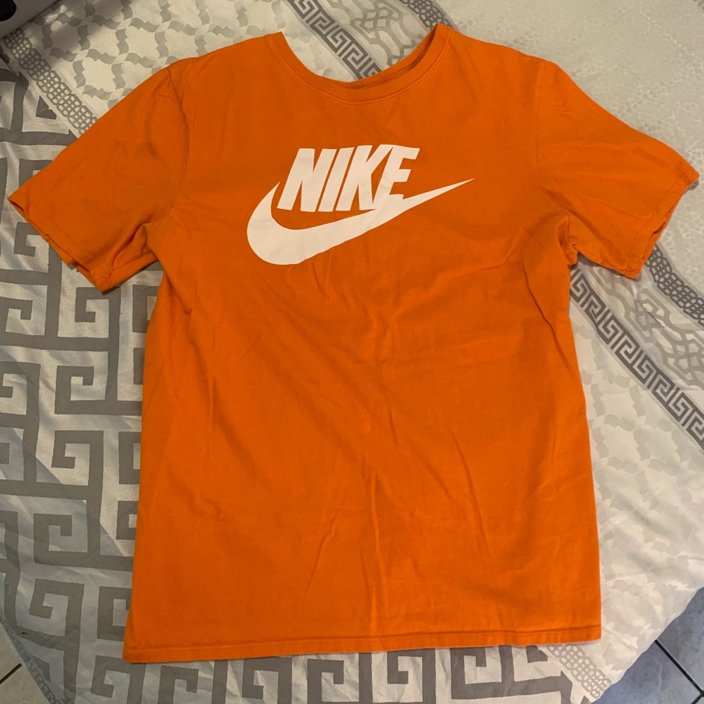 Nike tee